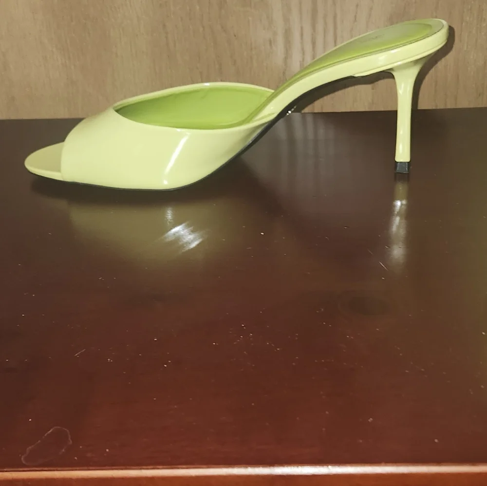 Stylish Lime Green Women's Zara Kitten Mules Size EU 40/ US 9 - 9.5 - Picture 3 of 10